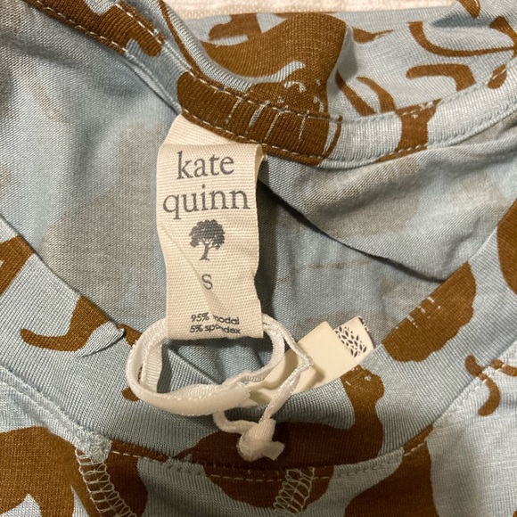 Kate Quinn cat lounge set - Picture 3 of 3